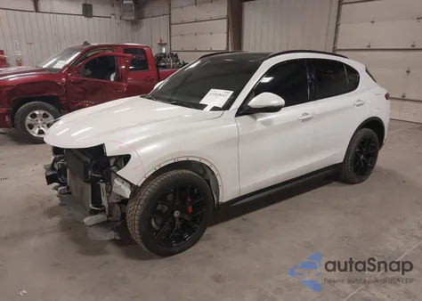 2018 Alfa Romeo Stelvio Ti Sport Awd z USA, uszkodzony, nr VIN ZASFAKNN6J7C00890